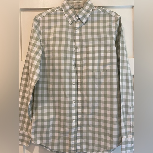 J.crew button up shirt. Size XS slim fit. Light green gingham pattern. - Picture 3 of 3